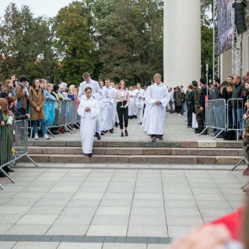 Jaunimas laukia popiežiaus Pranciškaus  © Vilmanto Raupelio nuotr.