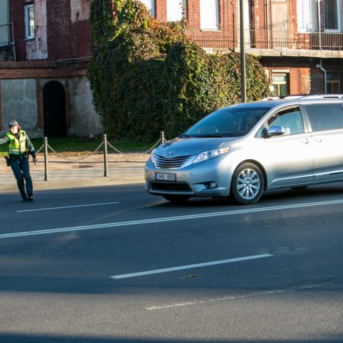 Policijos reidas judrioje Kauno gatvėje  © Vilmanto Raupelio nuotr.