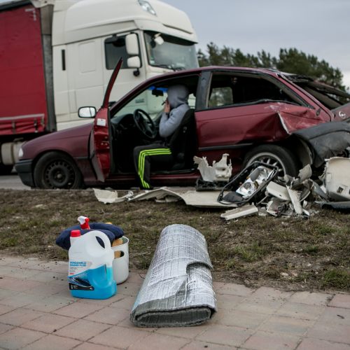 Karmėlavoje vilkiko ir „Opel “ avarija  © Vilmanto Raupelio nuotr.