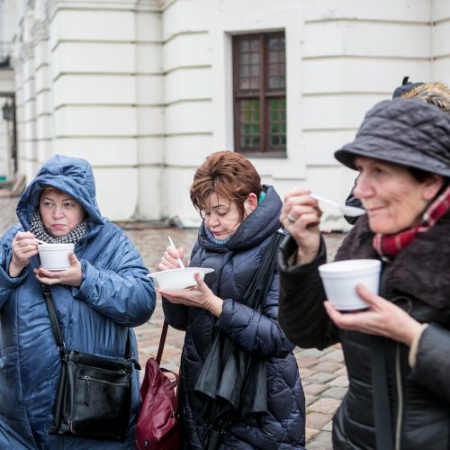 Maltiečių sriubos karavanas  © Vilmanto Raupelio nuotr.