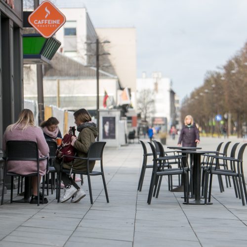 Kauno lauko kavinės, restoranai ir barai atnaujina veiklą  © Vilmanto Raupelio nuotr.