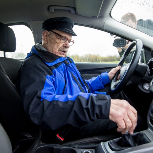 Ekstremalus senjorų vairavimas  © Vilmanto Raupelio nuotr.