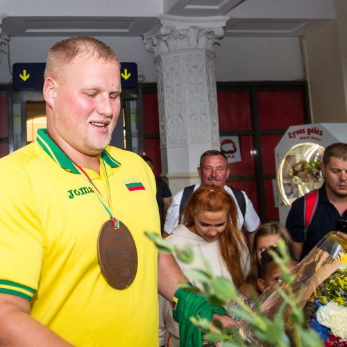 Į Lietuvą grįžo Europos čempionas A. Gudžius  © P. Peleckio / BFL nuotr.