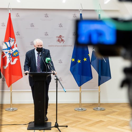 Spaudos konferencija apie Visuotinės karo prievolės galimybių vertinimo studiją  © Ž. Gedvilos / BNS nuotr.