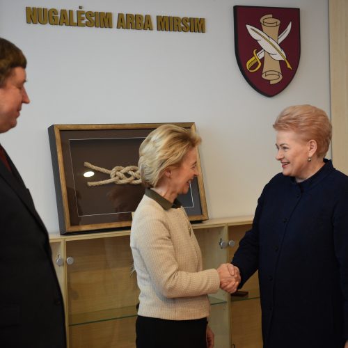 D. Grybauskaitės susitikimas su Vokietijos gynybos ministre  © R. Dačkaus / Prezidentūros nuotr.
