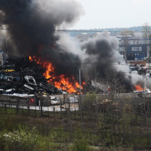 Didžiulis gaisras Kaune – atvira liepsna degė metalo krūva  © Justinos Lasauskaitės, skaitytojų, redakcijos nuotr.