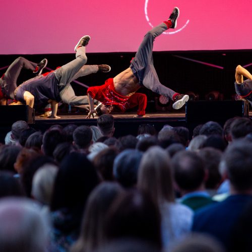 Šokio trupės spektaklis „Flying Bach“  © P.Peleckio/Fotobanko nuotr.