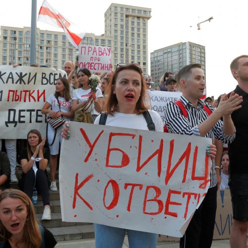Tūkstančiai protestuotojų Minske ragino A. Lukašenką atsistatydinti  © Scanpix, ITAR-TASS nuotr.