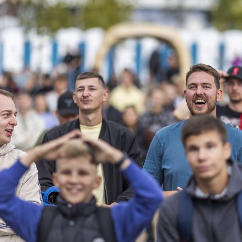 Emocingas krepšinio rungtynių stebėjimas fanų zonoje   © I. Gelūno/BNS nuotr.