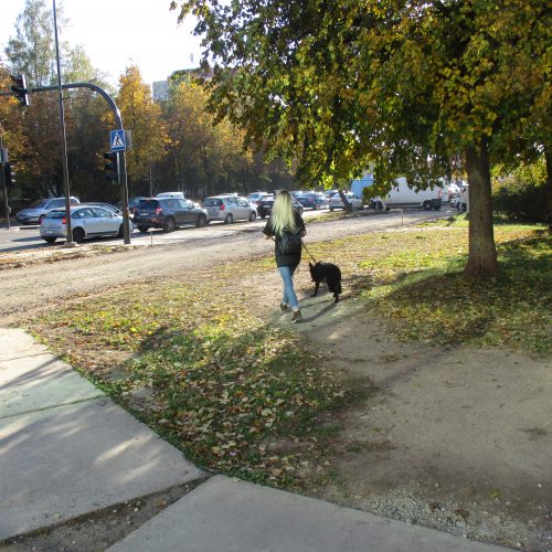 Kauniečių apranga – tarsi vasarą  © Valdo Kasperavičiaus nuotr.