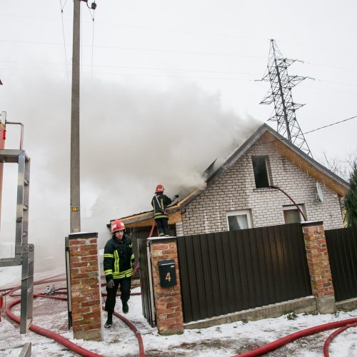 Ratilių take liepsnojantis namas  © Vilmanto Raupelio nuotr.