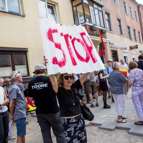 Protestas Miško gatvėje dėl kertamų medžių   © Vilmanto Raupelio nuotr.