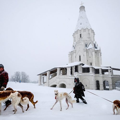 Maskvoje – gausiausia per šimtą metų sniego pūga  © Scanpix nuotr.