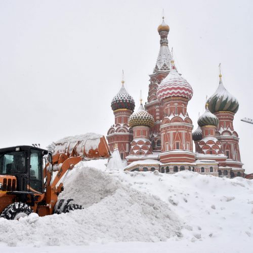 Maskvoje – gausiausia per šimtą metų sniego pūga  © Scanpix nuotr.