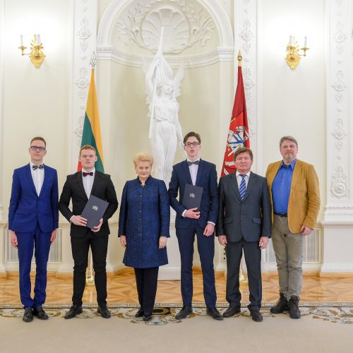 Prezidentė apdovanojo konkursuose įvertintus muzikus  © R. Dačkaus (LR Prezidento Kanceliarijos) nuotr.