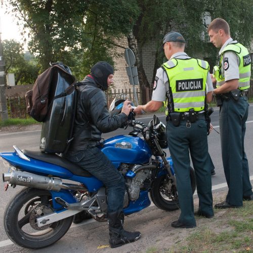 Policijos reidas Panerių gatvėje  © Akvilės Snarskienės nuotr.