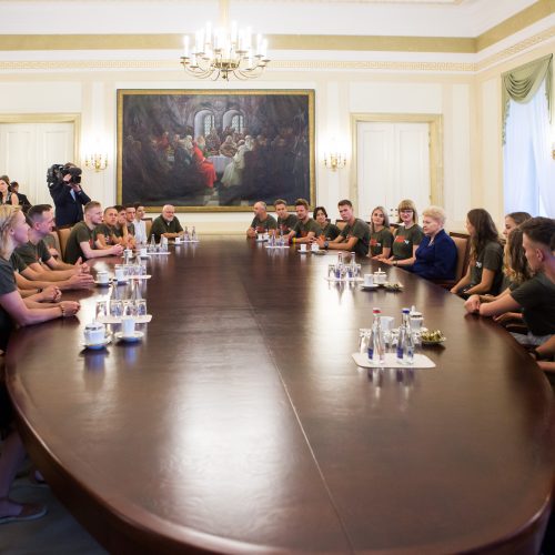 Prezidentė susitiko su „Misija Sibiras“ dalyviais  © G. Skaraitienės / BFL nuotr.