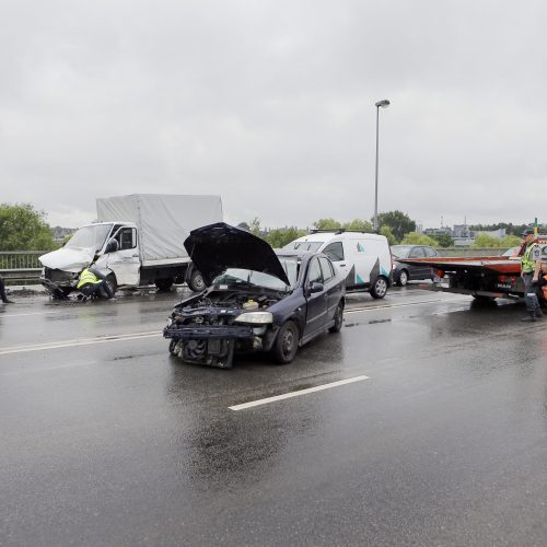 Avarija ant Mokyklos viaduko  © Vytauto Petriko nuotr.