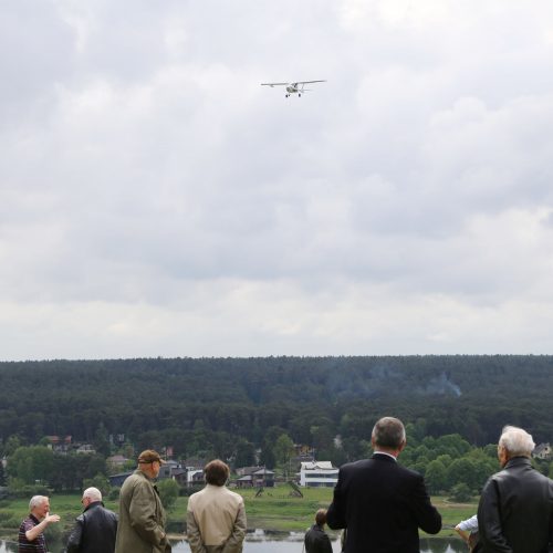 Įamžintas pirmasis Lietuvos sklandytojų skrydis  © Kauno rajono savivaldybės nuotr.
