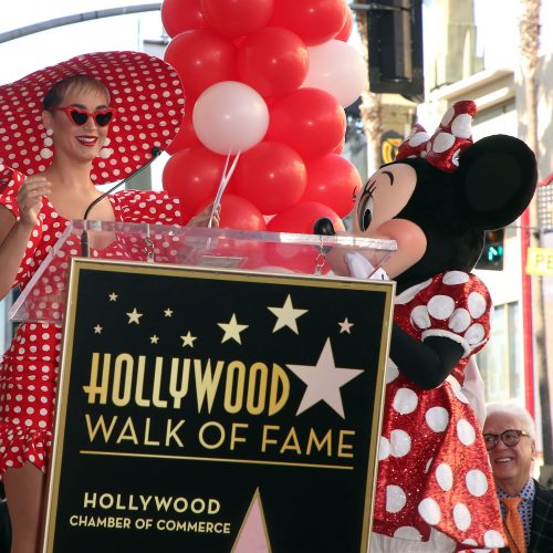 Pelytė Minė pagaliau gavo savo žvaigždę Holivudo Šlovės alėjoje  © Scanpix nuotr.