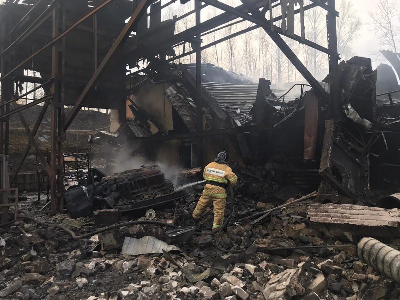 Rusijoje po sprogimo ir gaisro parako fabrike patvirtinta 16 žmonių žūtis