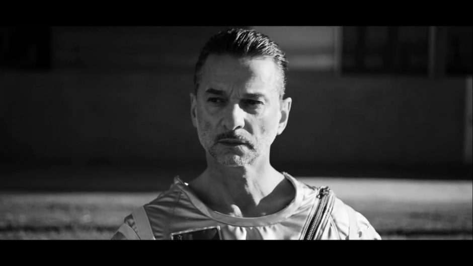 „Depeche Mode“ pristatė naują vaizdo klipą