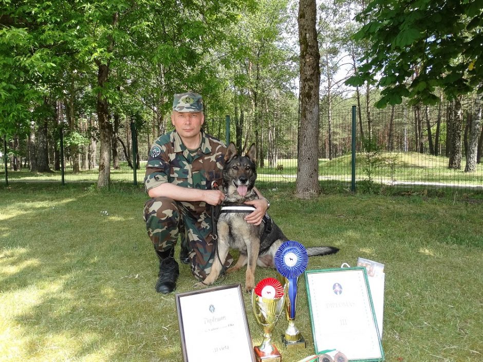 Tarnybinių šunų čempionate triumfavo belgų aviganis Grikis