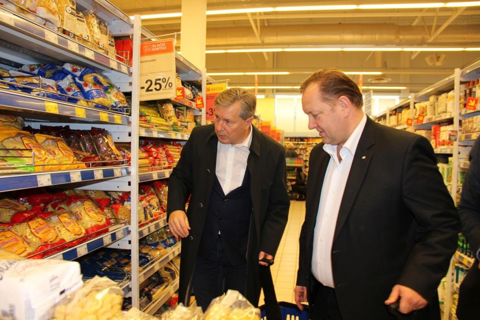 Kėdainių rajono meras S. Grinkevičius nepasiturintiems pirko lietuviškas prekes