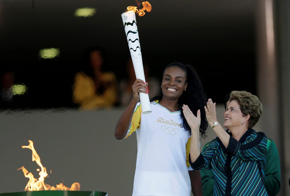 Olimpinė ugnis atkeliavo į Braziliją