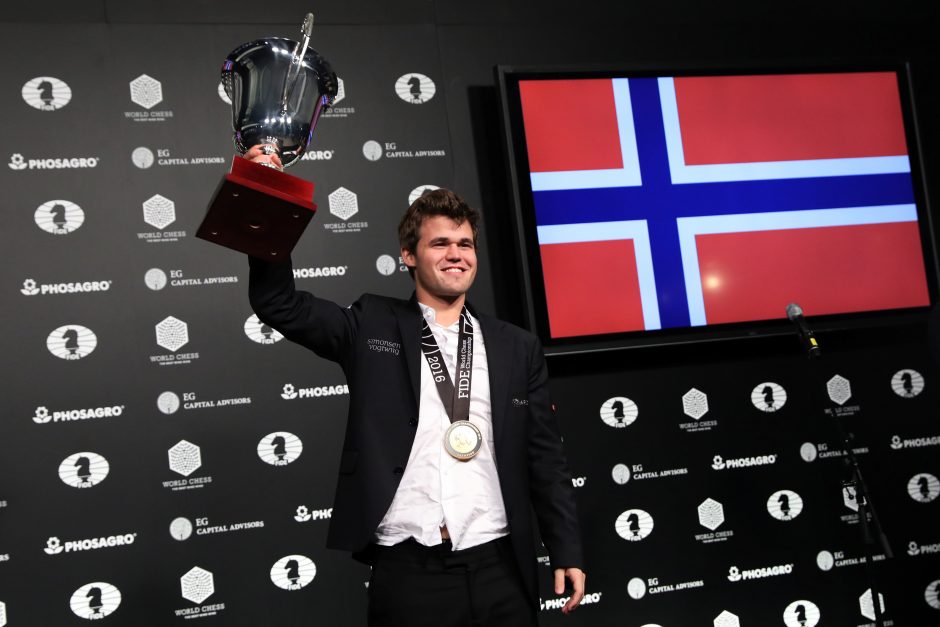 M. Carlsenas apgynė pasaulio šachmatų čempiono titulą