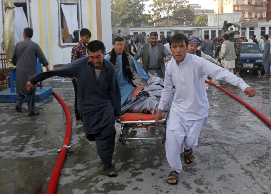 Kabule per išpuolį šiitų mečetėje žuvo mažiausiai 20 žmonių