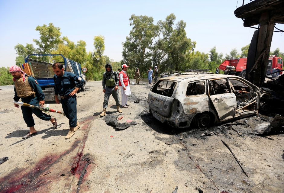 Neramumai rytų Afganistane: per savižudžio išpuolį žuvo mažiausiai 10 žmonių