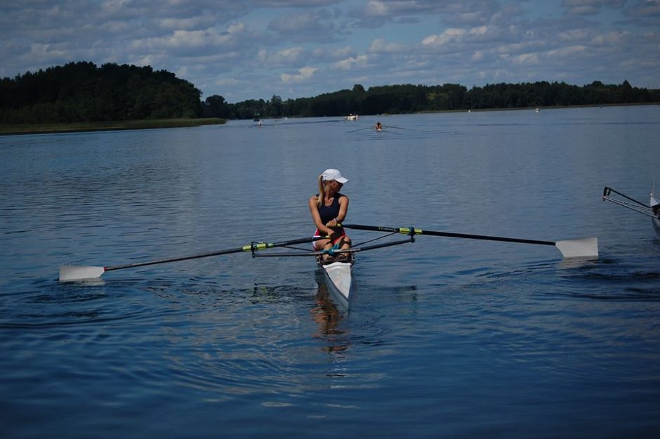 „Gintarinių irklų“ regata į Trakus sutraukė daugiau nei 400 irkluotojų