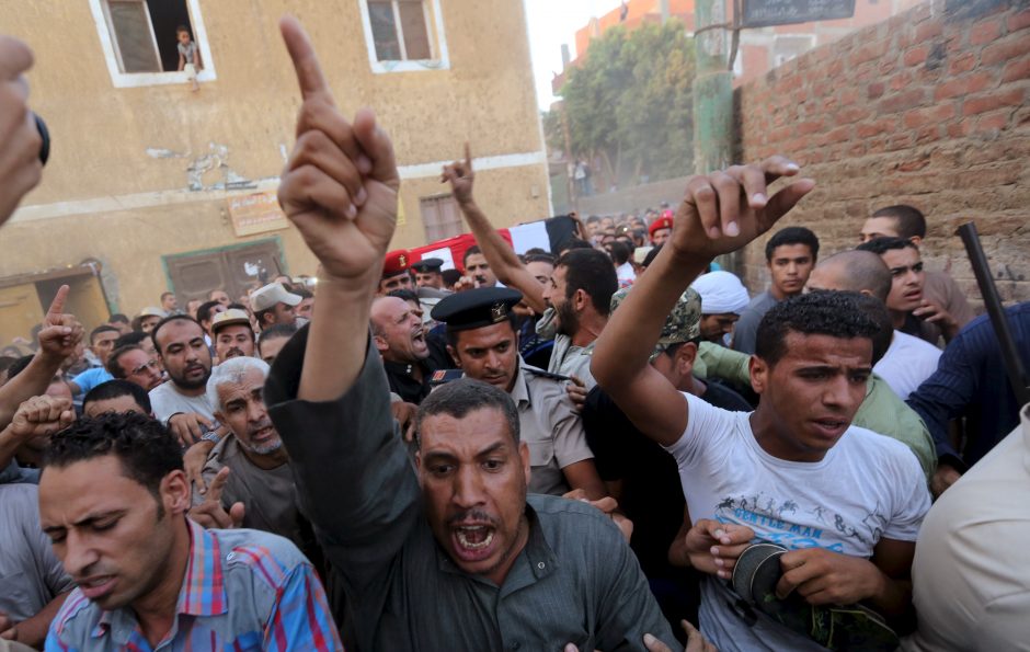 Dveji metai po prezidento nuvertimo: Egiptą tebekrečia neramumai