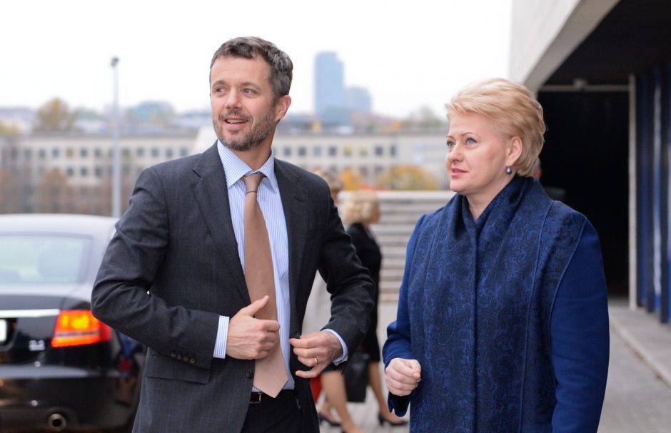 Lietuvoje viešintis Danijos princas Frederikas bendravo su Lietuvos moksleiviais