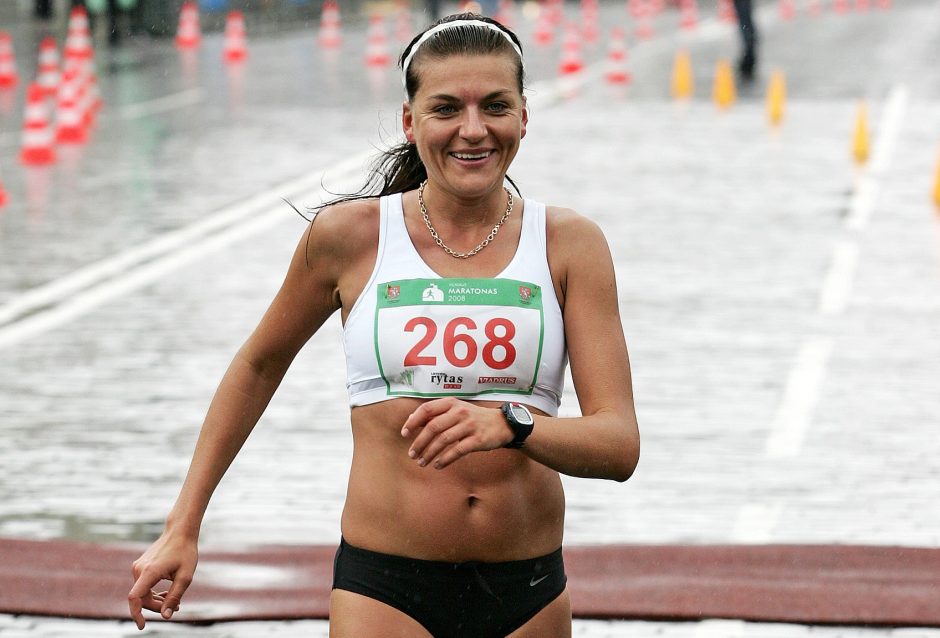 Varšuvos pusės maratono bėgime lietuvės pateko į dešimtuką