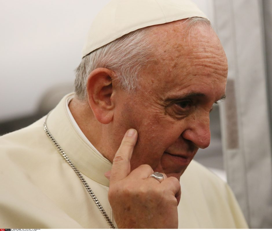 Popiežius ragina Lotynų Amerikoje kurti naujus plėtros modelius