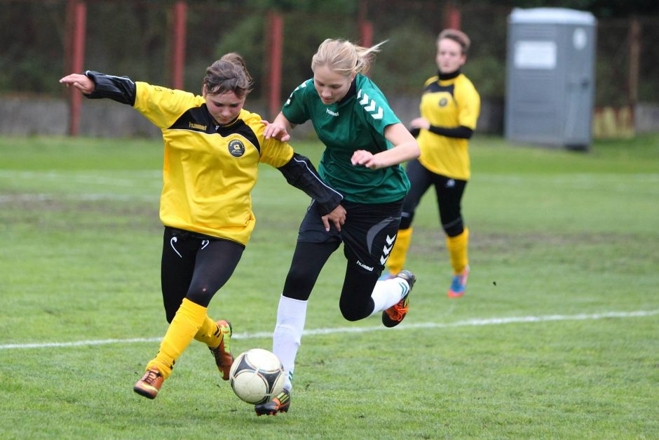 Lietuvos moterų futbolo A lygoje – „Žalgirio“ ir „Gintra-Universitetas“ lygiosios