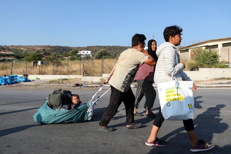 Graikija perkelia migrantus į naują stovyklą