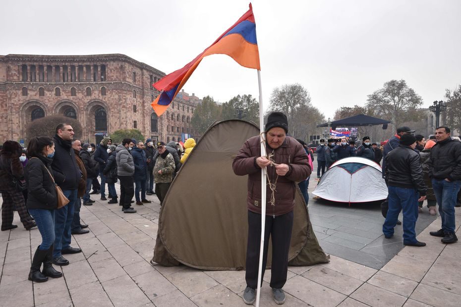 Armėnijos prezidentas ragina šaukti pirmalaikius rinkimus