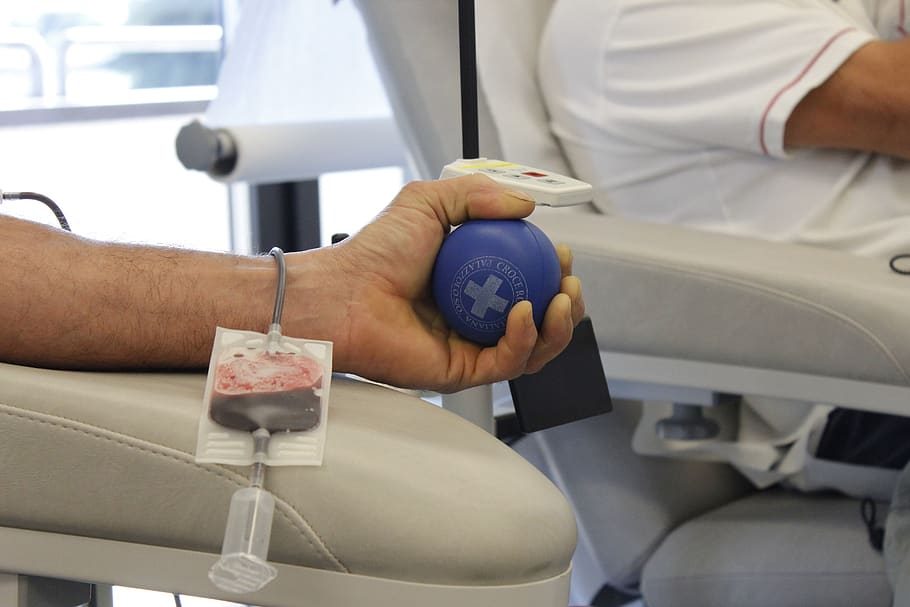 Didžiojoje Britanijoje gėjams leista būti kraujo donorais