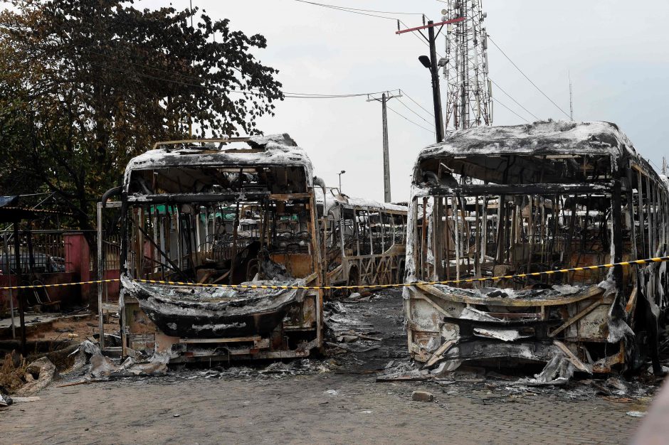 Nigerijos policija: per protestus žuvo 22 pareigūnai
