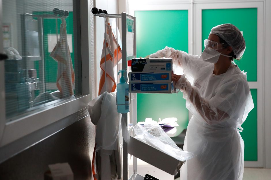 Paryžiaus ligoninės dėl koronaviruso atšaukia operacijas