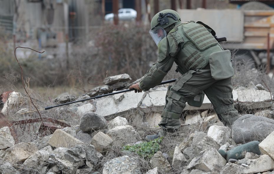 Karabache Rusijos taikdariai neutralizavo daugiau kaip 23 tūkst. sprogmenų