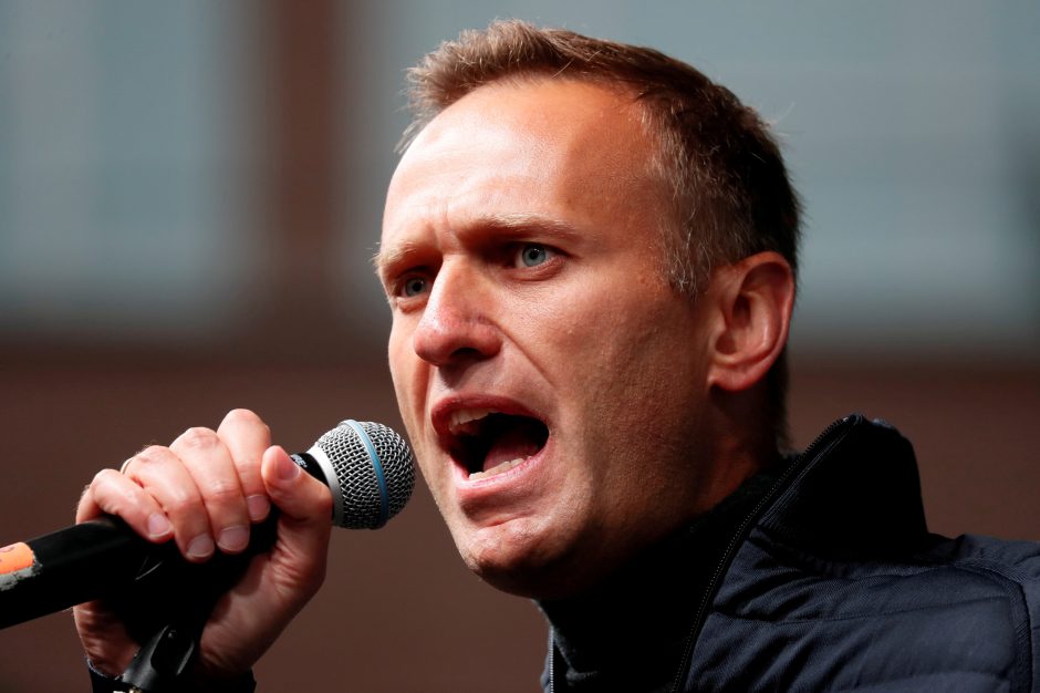 A. Navalnas įsitraukia į „kaltinimų dvikovą“ su Kremliumi