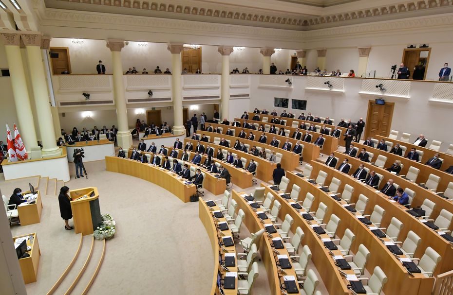 Į Sakartvelo parlamentą išrinkti M. Saakašvilio partijos nariai atsisako mandatų