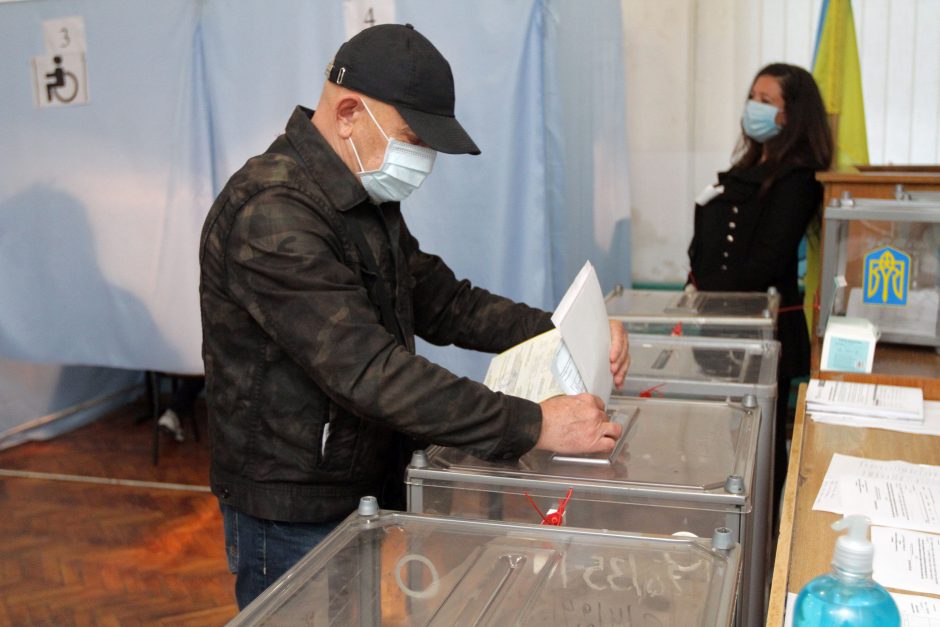 ESBO stebėtojai teigiamai įvertino rinkimus Ukrainoje