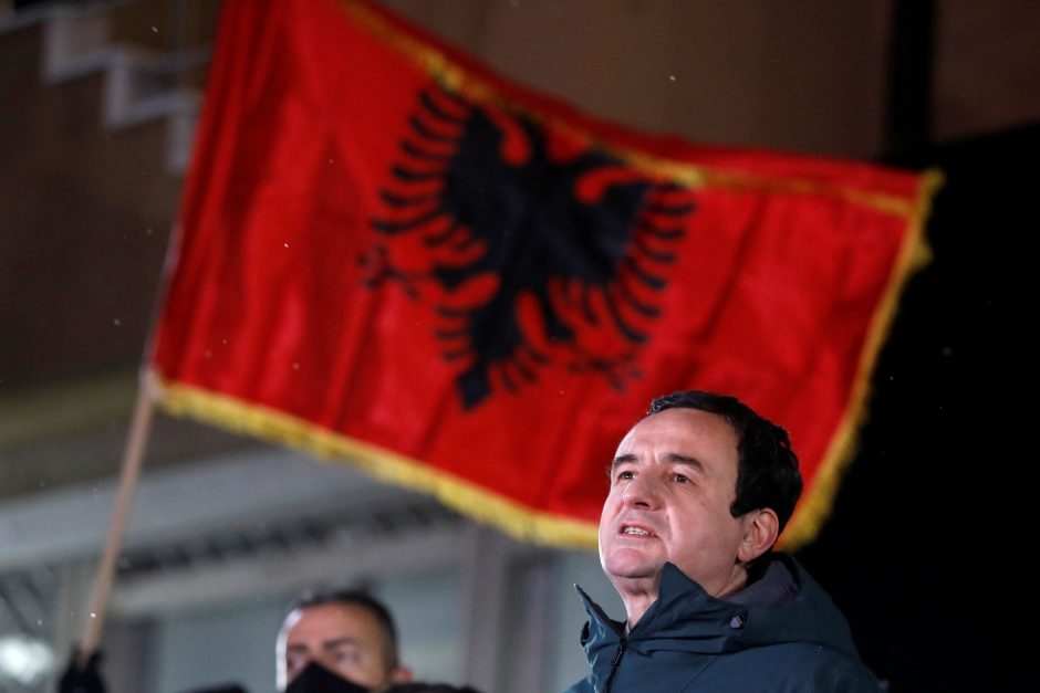 Kosovo parlamento rinkimus laimėjo partija, kuriai vadovauja buvęs premjeras A. Kurti
