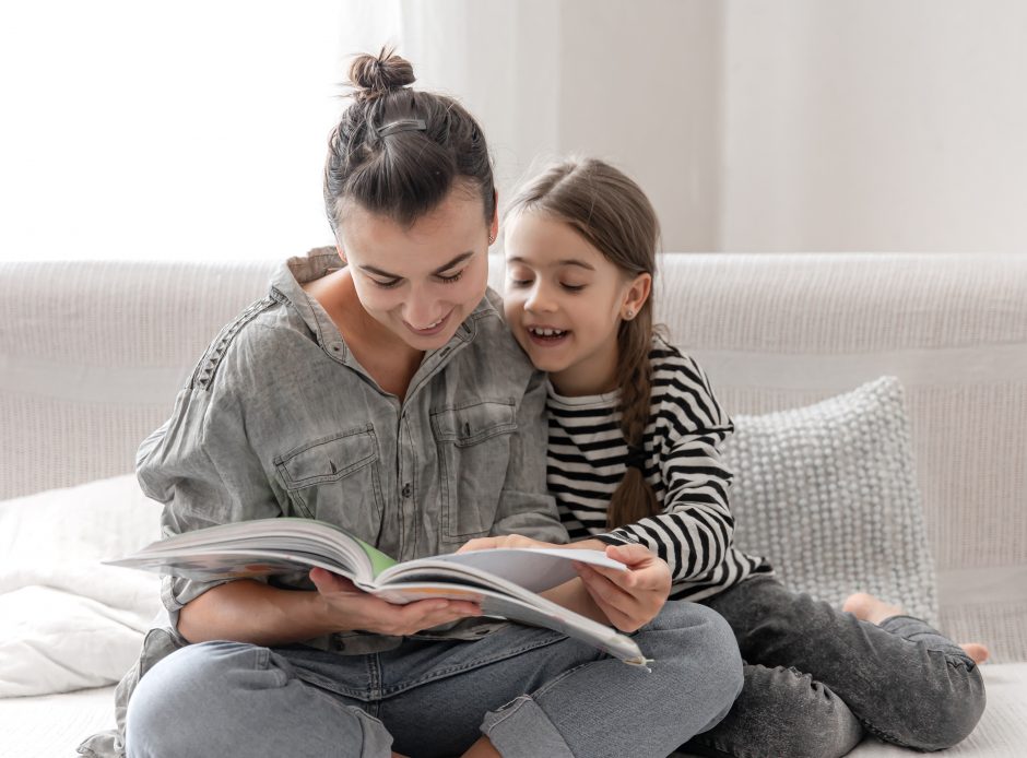 Septintą kartą vyksianti akcija „Lietuva skaito“ kviečia: skaitymo tradiciją kurkime šeimose