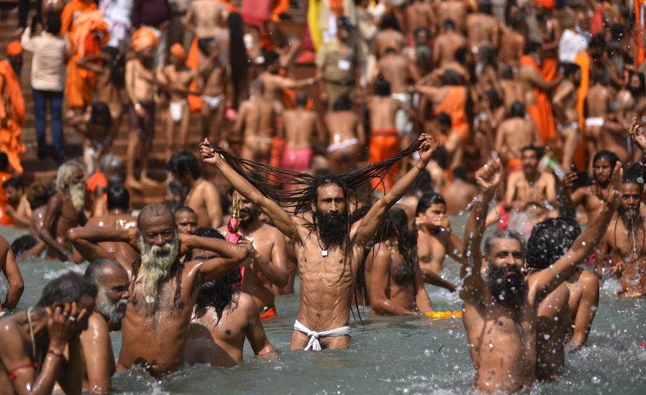 Daugiau nei 1 tūkst. žmonių Indijos religinėje šventėje patvirtinta COVID-19 infekcija